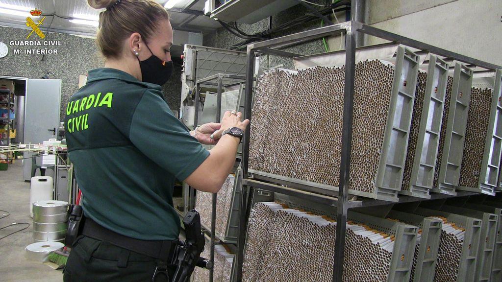 Українські прикордонники допомогли викрити діяльність тютюнової мафії в Іспанії