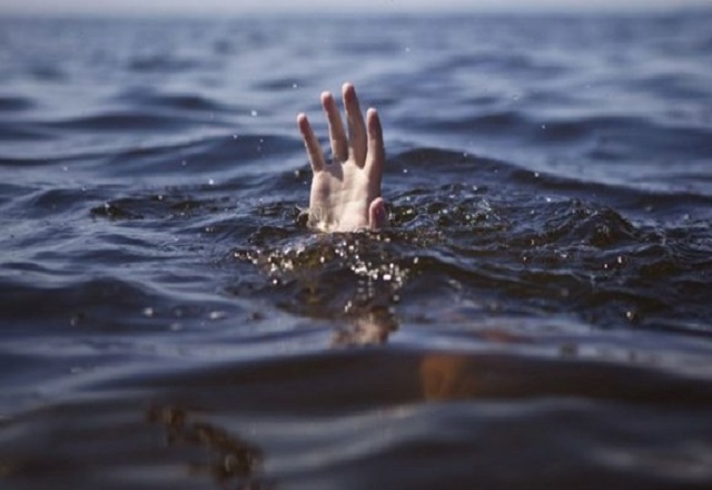 Вінницькі рятувaльники дістaли зі стaвкa тіло потопельникa