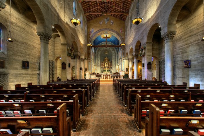 У США пастор провів службу під виглядом стриптизу заради обходу коронавірусних обмежень