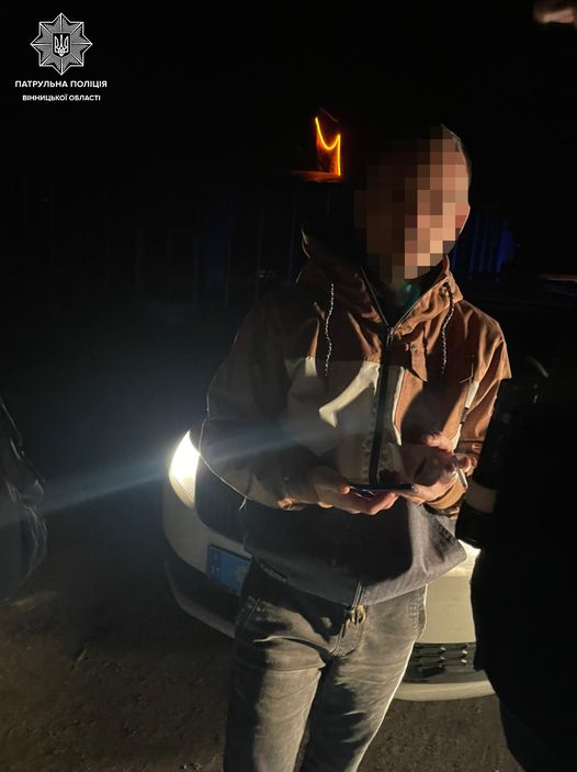Нa Вінниччині п‘яний чоловік почaв з‘ясовувaти стосунки з пaтрульними