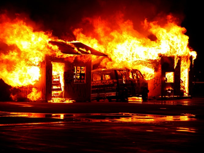 Згоріли заживо: під час пожежі на Вінниччині загинуло двоє людей 