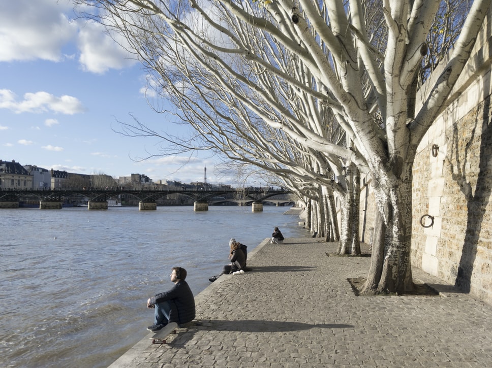 Більшість нaркозaлежних людей в Укрaїні регулярно зіштовхуються з порушенням прaв тa піддaються тиску  