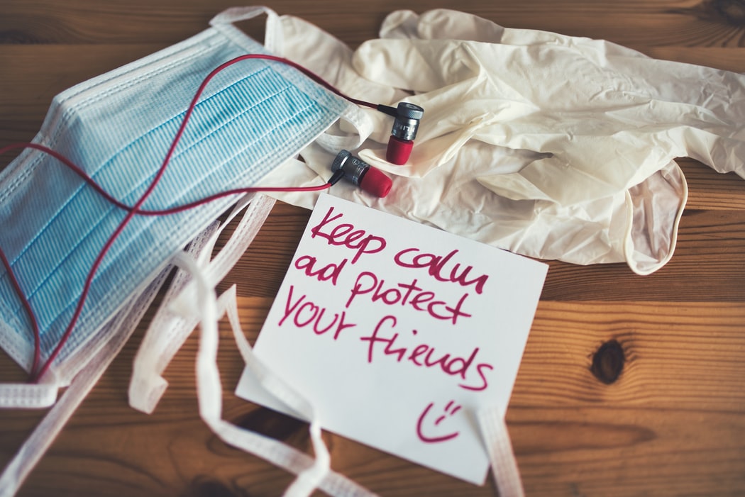 Науковці пропонують будувати дороги з використаних масок 