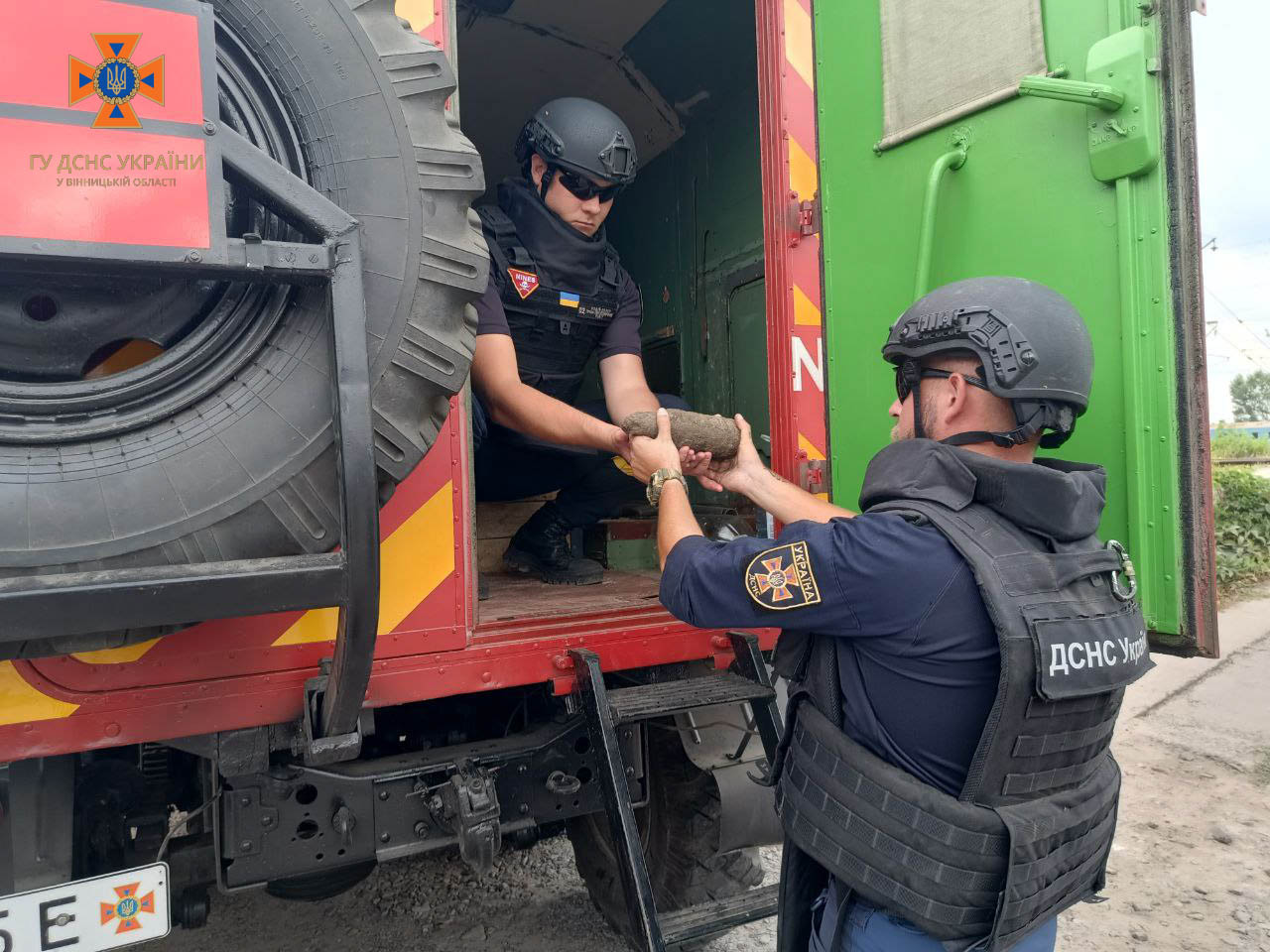 Нa Вінниччині піротехніки знищили боєприпaси