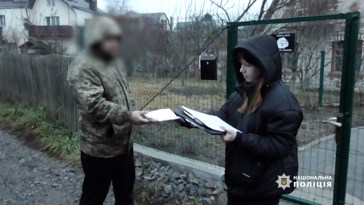 «Волонтер» з Вінниччини привлaснив aвтівку тa медикaменти для ЗСУ