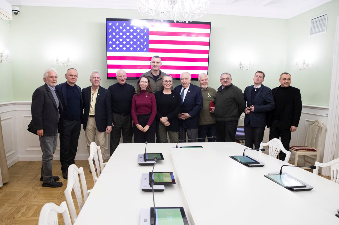 Віталій Кличко зустрівся зі старшими радниками Конгресу США: треба посилити підтримку України саме зараз