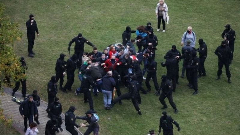 Кривавий "Марш гідності" у Мінську: проти людей застосовували силу та зброю