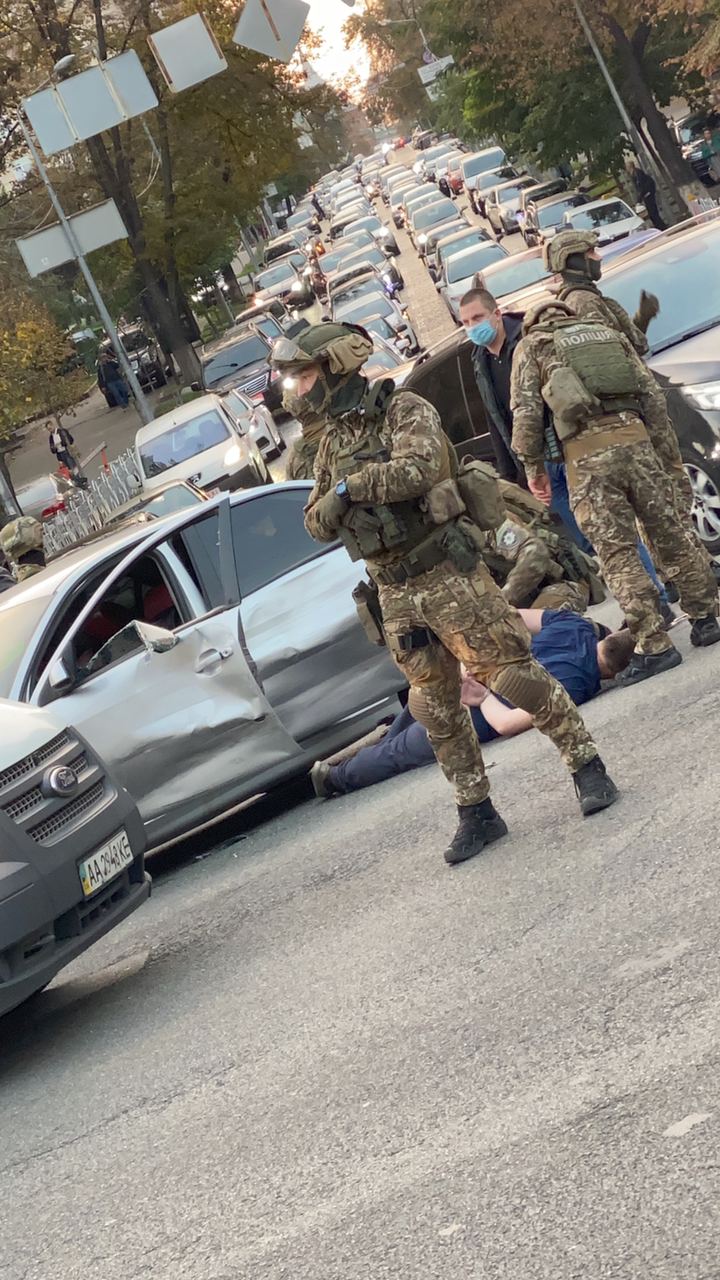 У центрі Києва відбувається масштабна спецоперація( РЕПОРТАЖ)