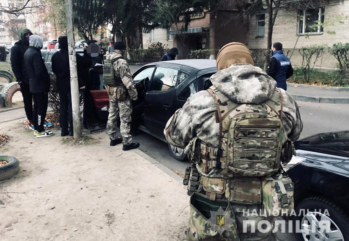 Поліція припинила злочинну діяльність лучанина, який займався розповсюдженням світлин дітей з елементами порнографі