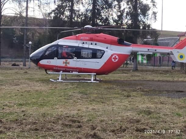 В Україні пацієнтку вперше доставили в лікарню на вертольоті