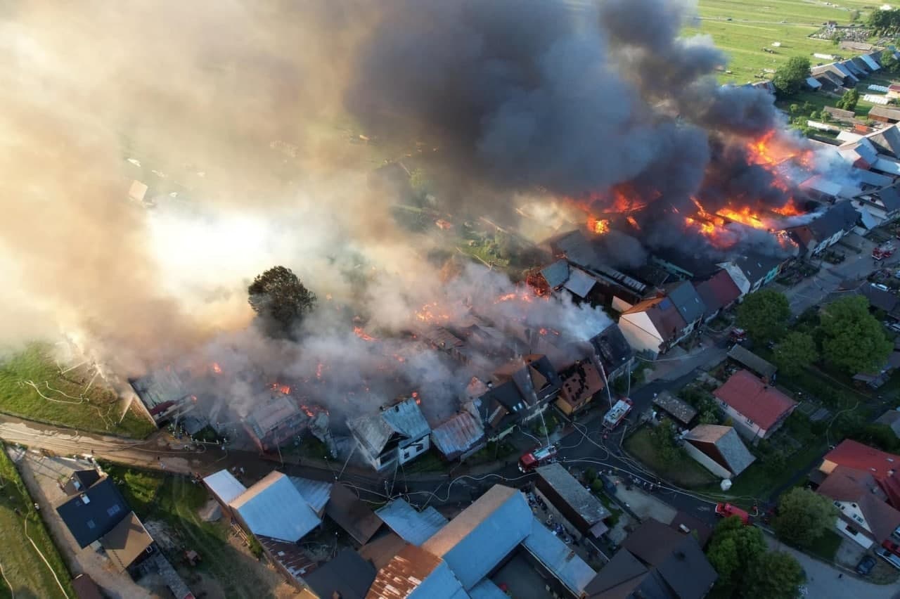 У Польщі в результаті пожежі згоріло майже ціле село
