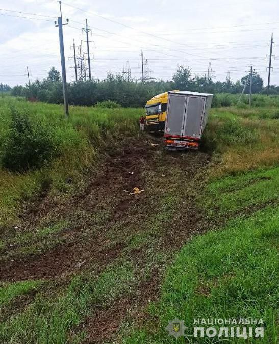 Одна дитина загинула, ще двоє травмовані внаслідок потрійної ДТП на Львівщині