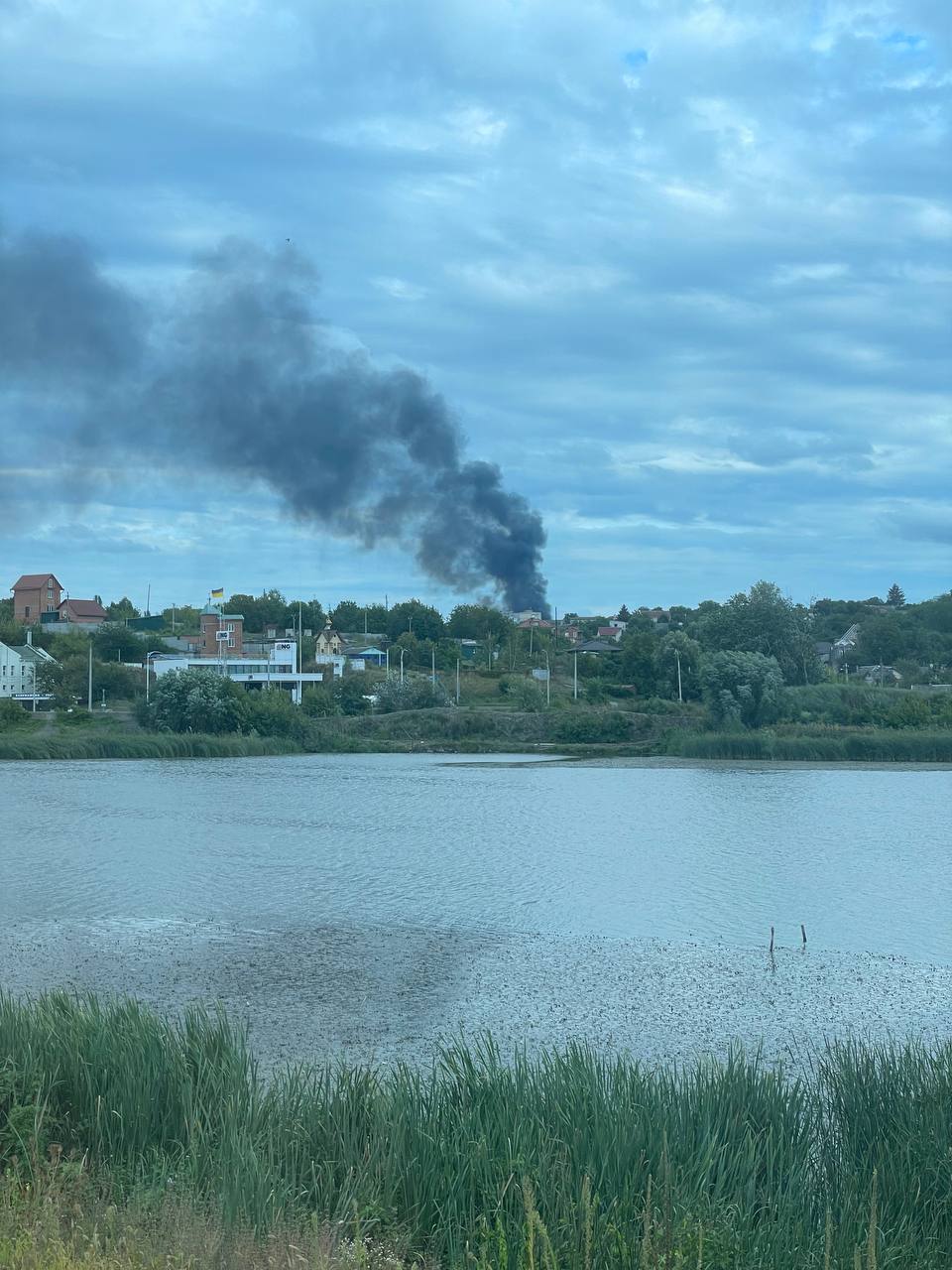 У Вінниці в одному зі спальних районів сталася пожежа (фото, відео)