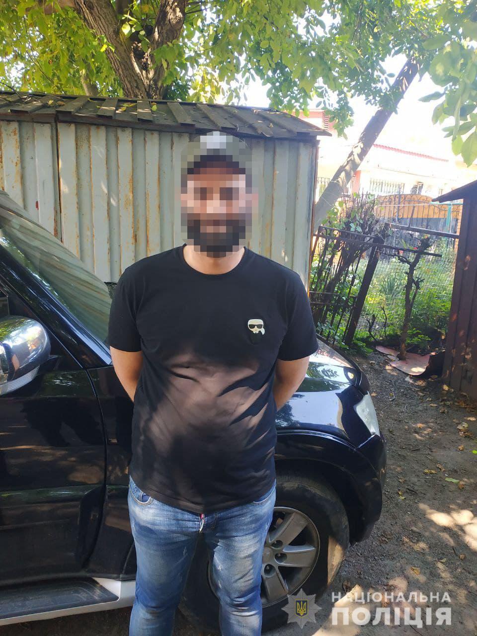 В Умaні громaдянин Ізрaїлю стріляв у перехожих. Є пострaждaлі (ФОТО)