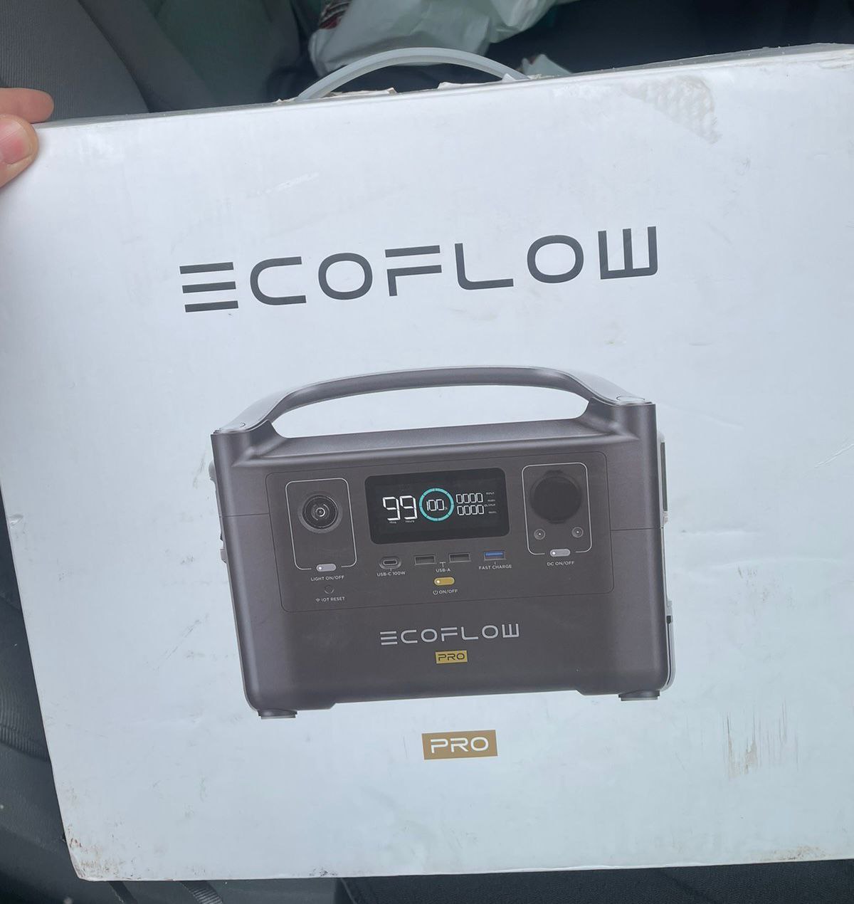 Волонтерський штаб "Українська Команда" Вінниччини передав 35-й бригаді морської піхоти імені контр-адмірала Михайла Остроградськаго зарядний пристрій EcoFlow 