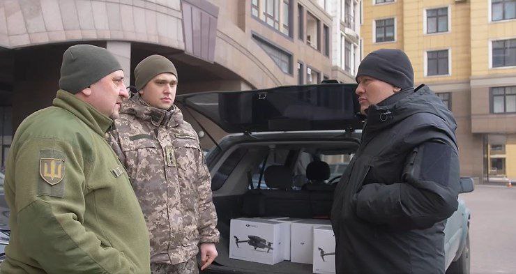 «Українська команда» передала ЗСУ 7 квадрокоптерів Mavic 
