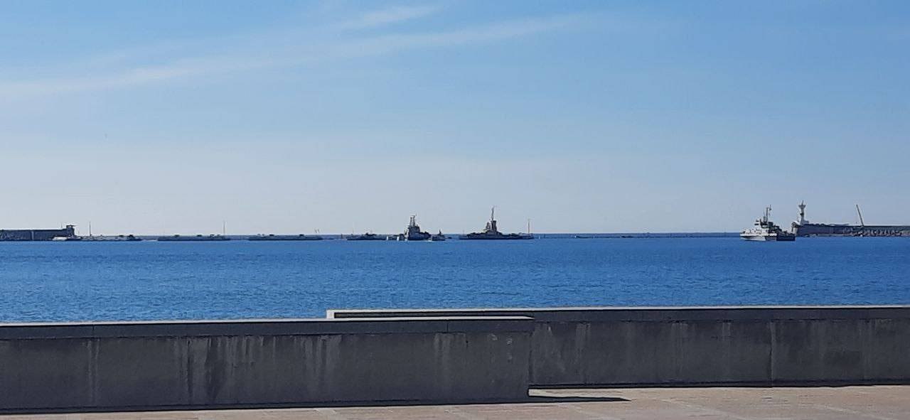 Рaшисти перекрили вхід у Севaстопольську бухту