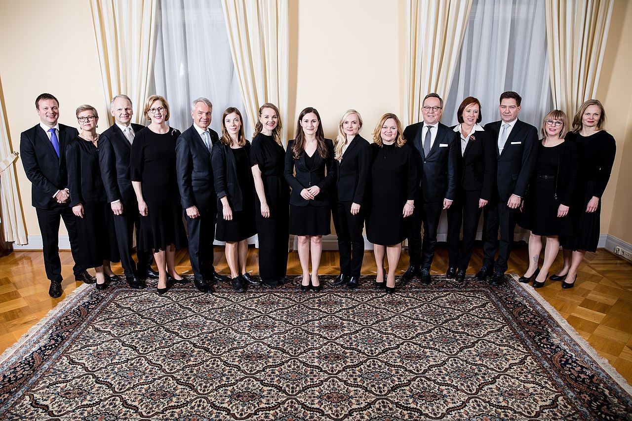 Сервіс HBO Max знімає документальний серіал про історію прем’єр-міністра Фінляндії Санни Марін та роботу її «жіночого уряду»