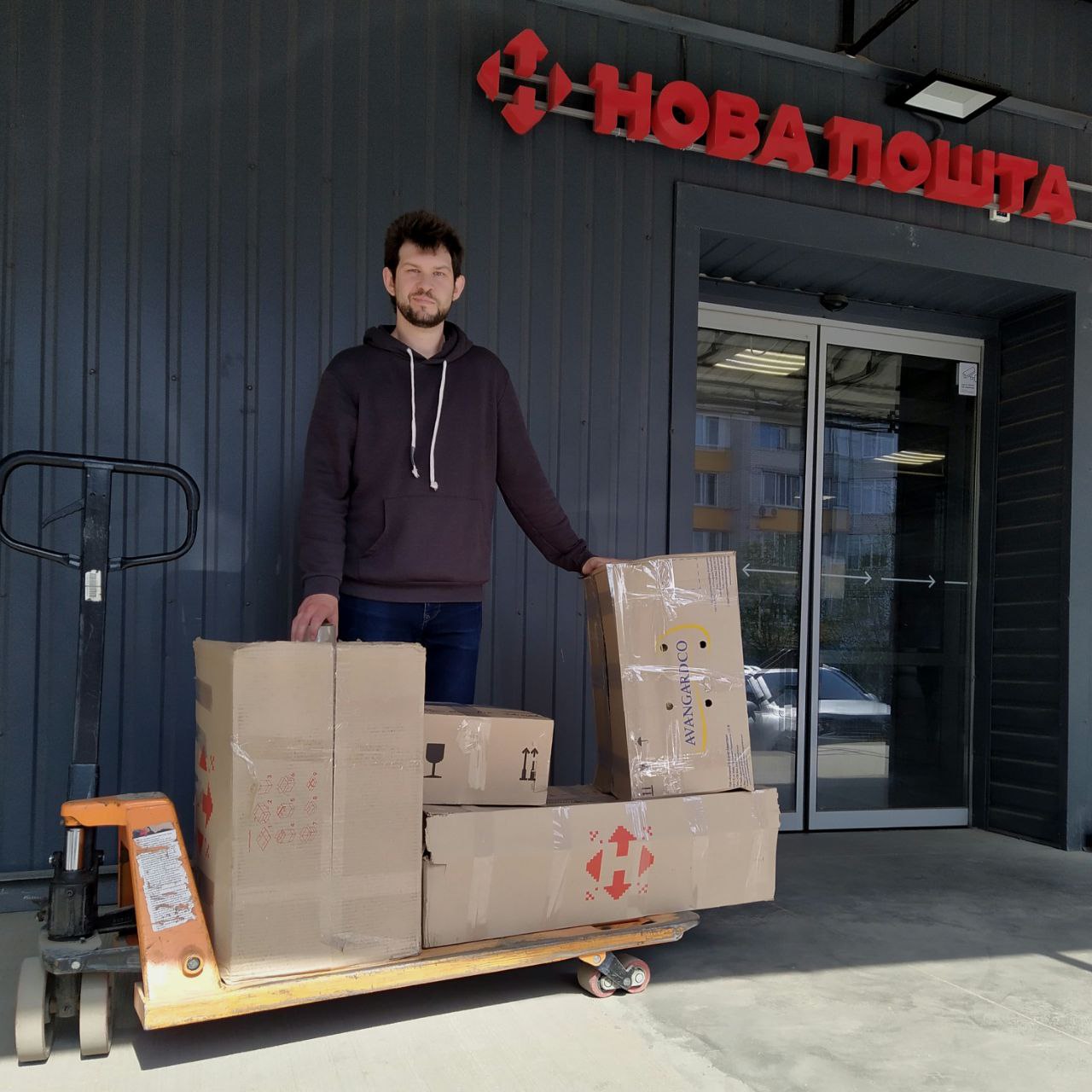 Волонтерський штаб «Українська команда» Вінниччини передав допомогу на передову