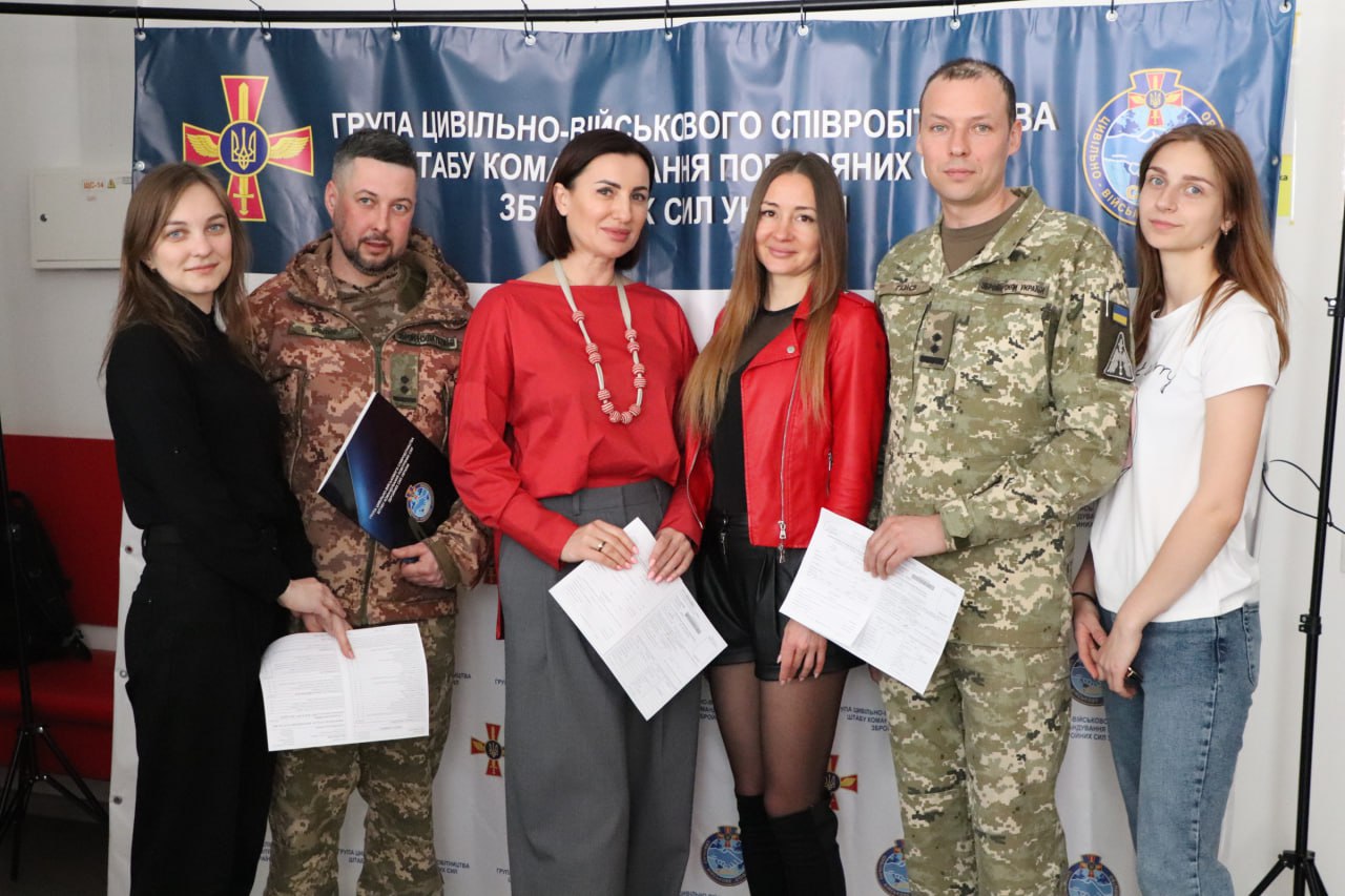 Активісти Волонтерського штабу «Українська команда» Вінниччини задонатили кров для військовослужбовців