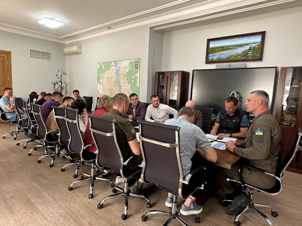 Кличко провів нараду з головами районів столиці. Обговорили дані перевірки укриттів у місті 