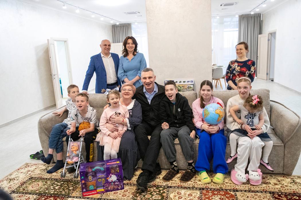 Кличко: відкрили Малий груповий будинок «Щасливе дитинство»