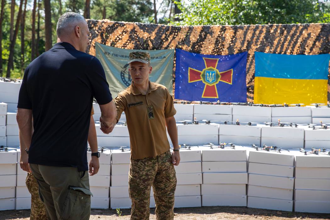 Дрони для фронту: Київ передав ще 2300 БпЛА для Нацгвардії
