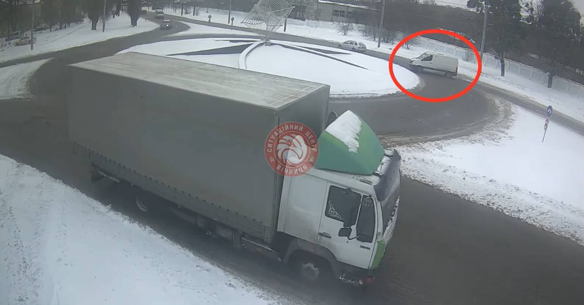 У Вінниці на вулиці Київській сталася ДТП за участі двох легковиків