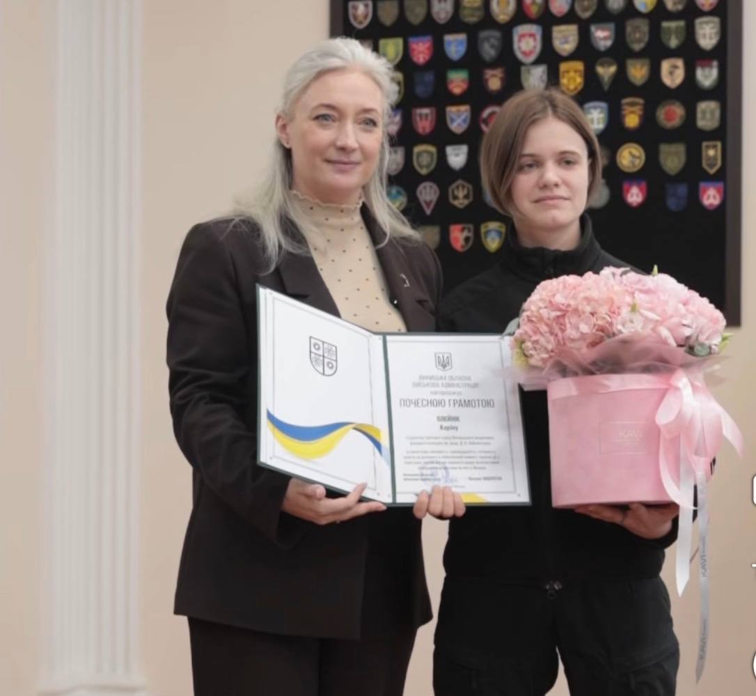 Юна медикиня з Вінниці отримала відзнаку за допомогу постраждалим після атаки