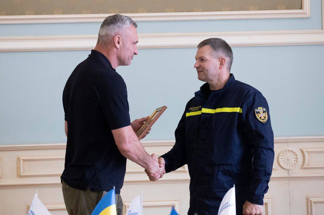 Віталій Кличко відзначив комунальників Київщини за допомогу столиці під час ворожих атак