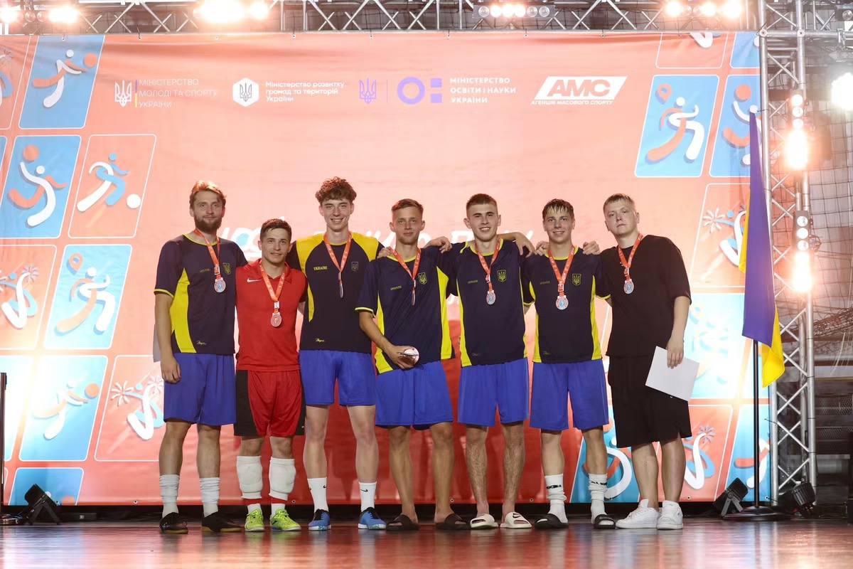 Студенти вінницького педуніверситету стали срібними призерами Всеукраїнської студентської ліги з футзалу
