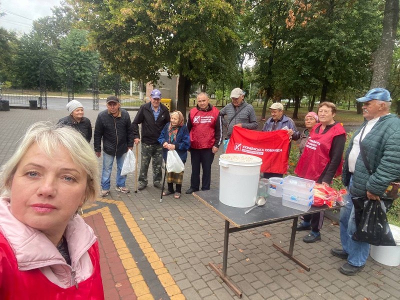 «Підтримай ближнього»: у Гайсині волонтери «Української команди» знову допомагають тим, хто цього потребує