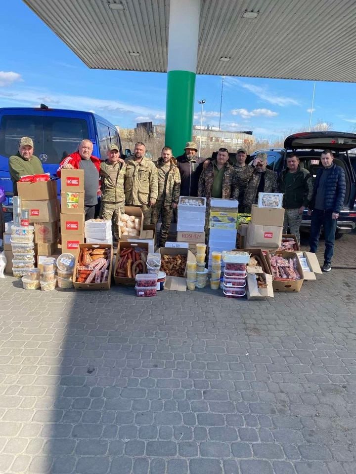 Невпинна підтримка на передовій: Волонтери «Української Команди» з Бершадського краю об'єднують зусилля заради українських військових
