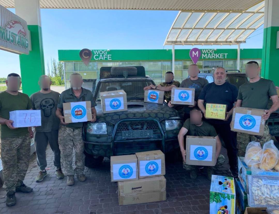 На передову з великодніми гостинцями: волонтери "Українська команда" продовжують допомагати бійцям