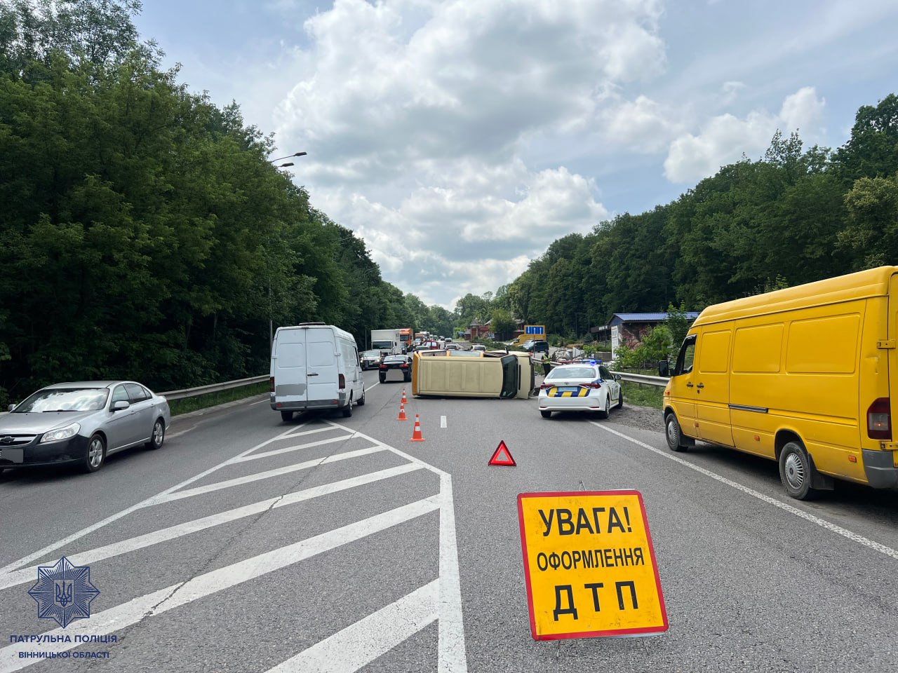 Аварія на трасі М-21: ускладнений рух через ДТП