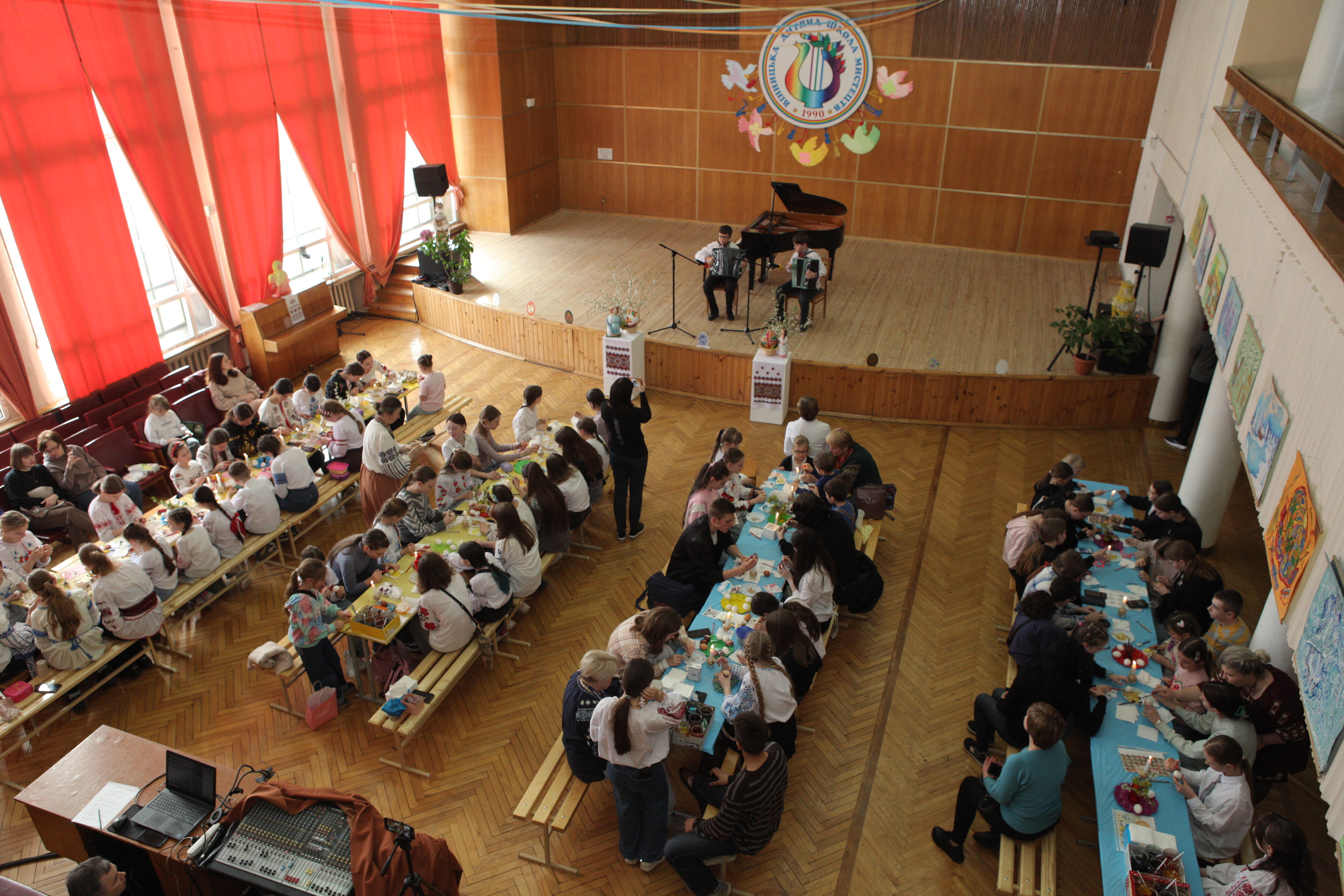 «Писанковий дивосвіт» у Вінниці: великодня магія, що єднає покоління та зберігає традиції