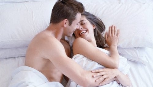 7 ефектних трюків та прийомів для новорічного сексу