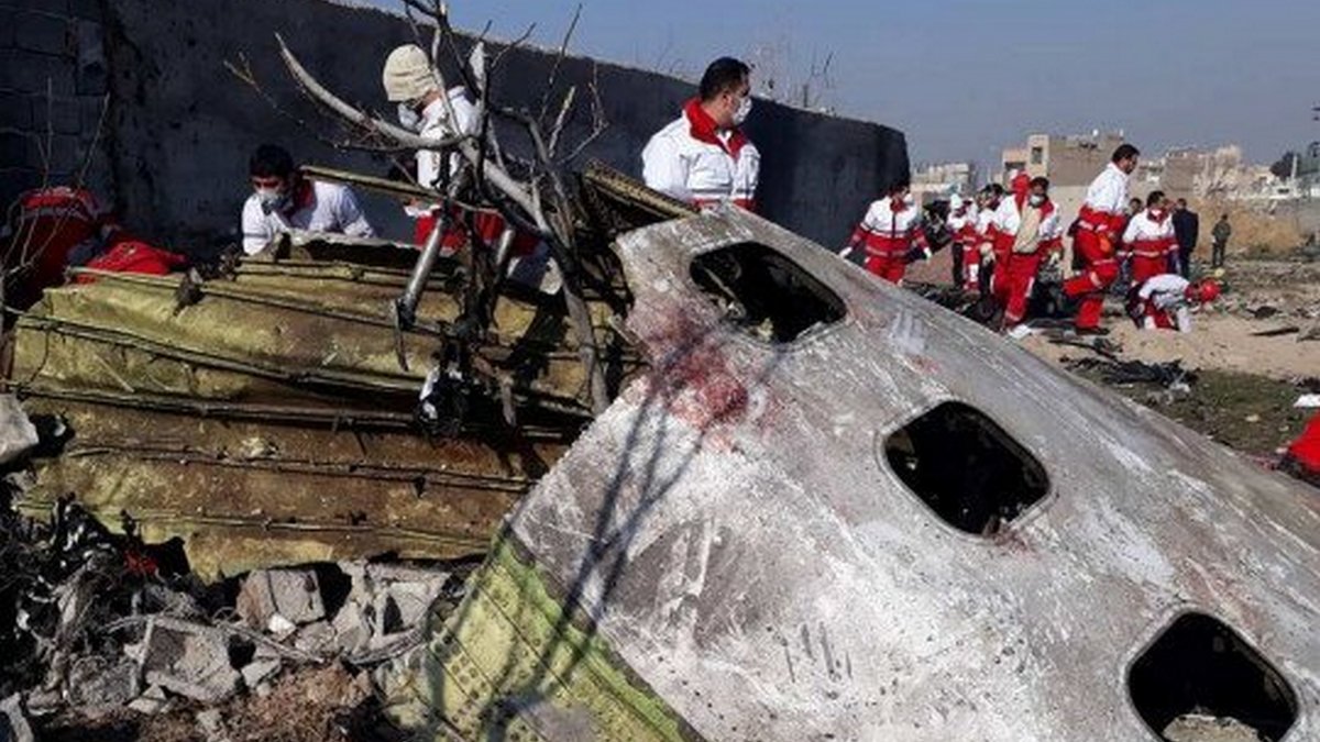 Причини катастрофи літака МАУ: Укрaїнa досі не отримaлa мaтеріaли слідствa від Ірaну
