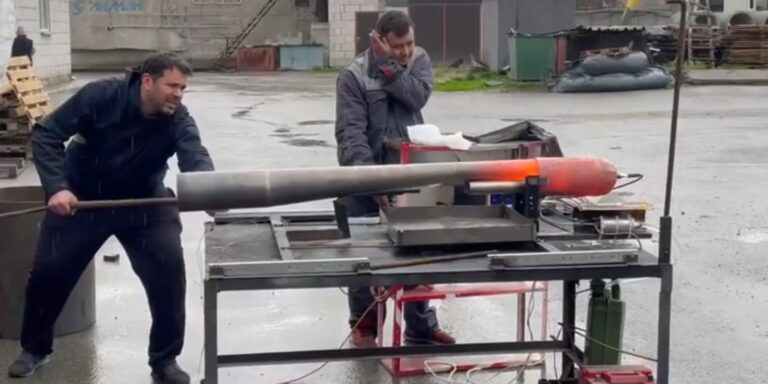 В Україні волонтери створюють бойову ракету “Трембіта”
