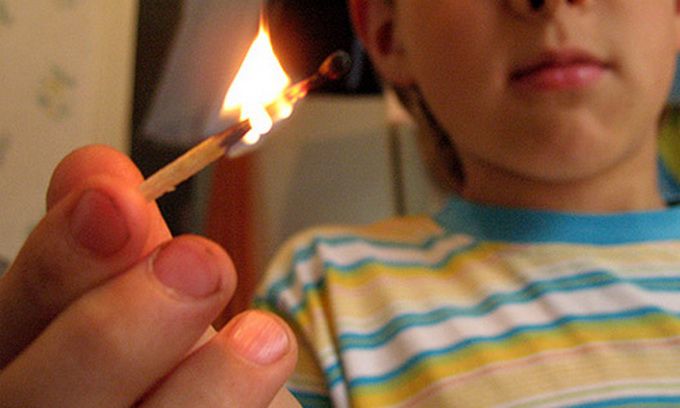 На Львівщині внаслідок гри з сірниками загинула дитина 2018 року народження