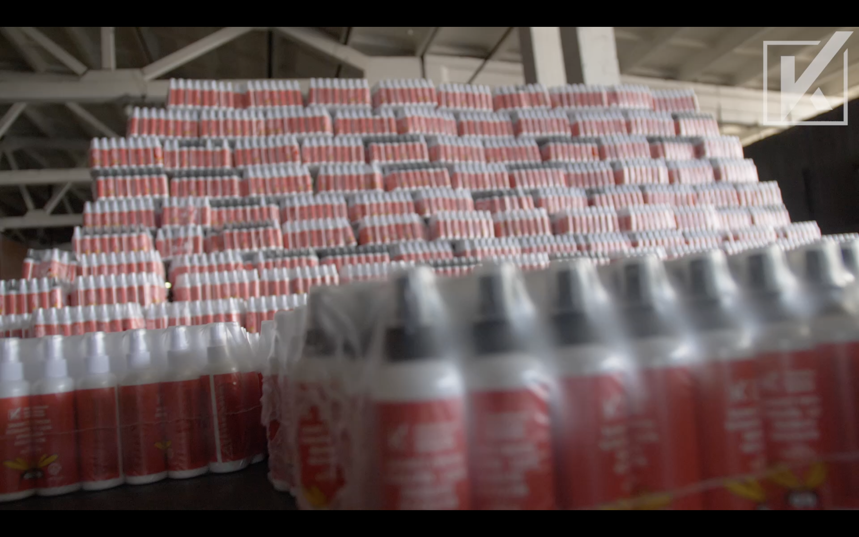 «Потрібні не менше, ніж зброя», - «Українська команда» передала засоби від комірів для 15 000 бійців на передовій 