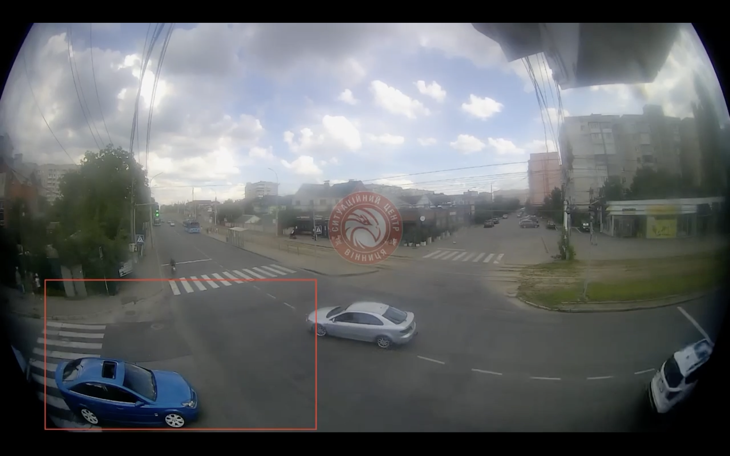 У Вінниці авто збило хлопця на скутері