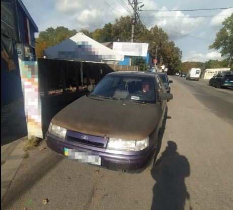 Вінницькі патрульні зупинили водія на автівці російського автопрому