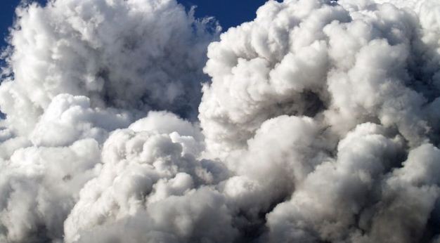 У Севастополі пролунали потужні вбухи