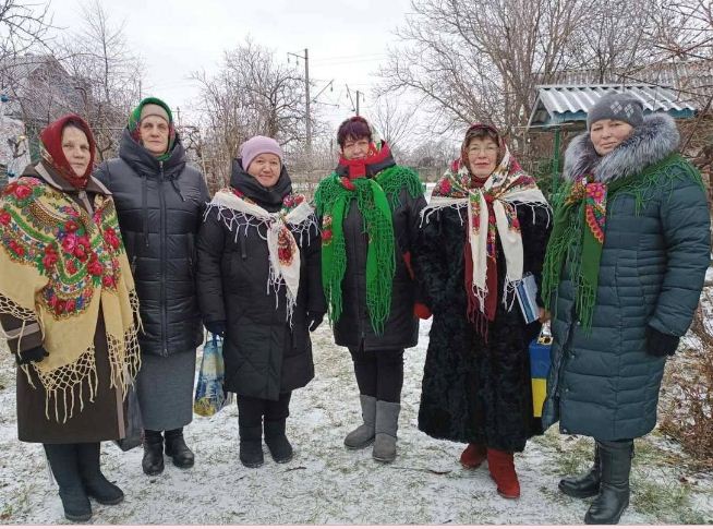  На Вінниччині співачки-аматорки наколядували на два дрони