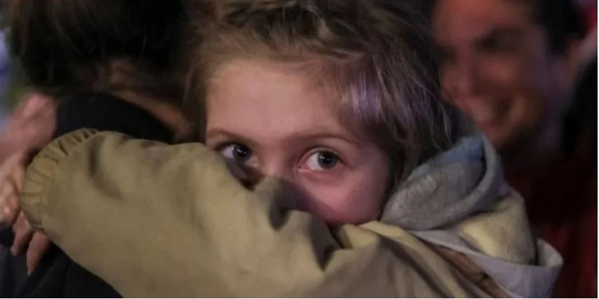 Росіяни почали допитувати дітей, які евакуюються з Маріуполя – радник мера
