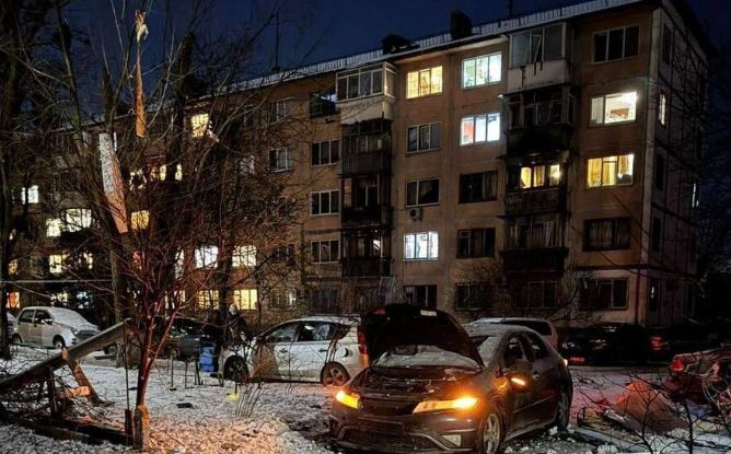 Наслідки ворожої атаки на Київ - троє потерпілих (ОНОВЛЕНО)