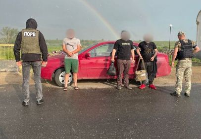 Молдавський кордон  - прикордонники зупинили двох ухилянтів