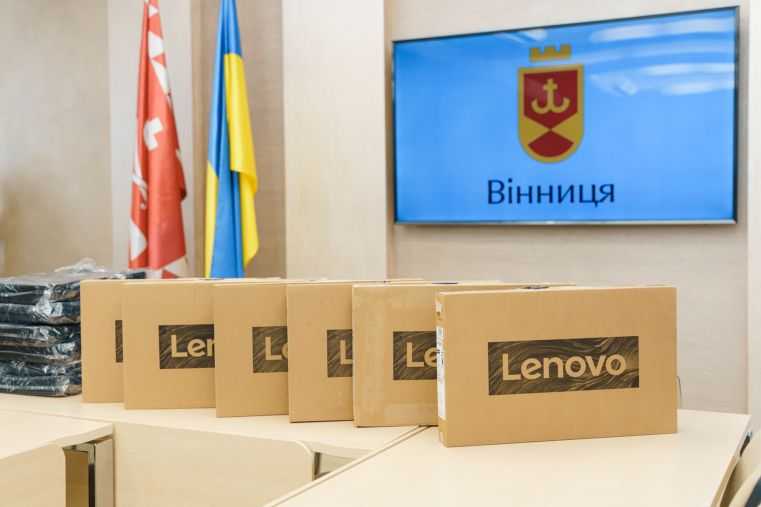 У Вінниці смоціальні служби отримали ноутбуки від ЮНІСЕФ