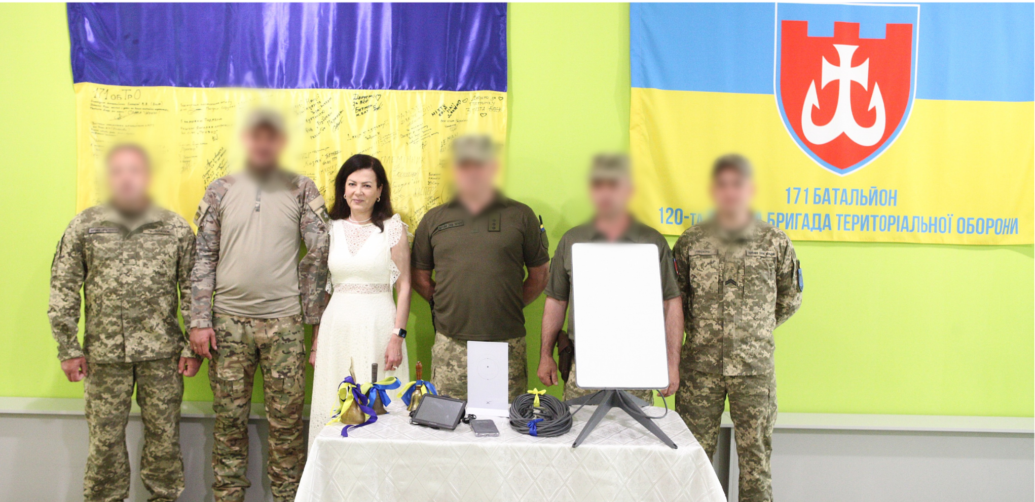 Вінницькі ліцеїсти відмовляються від святкування та підтримують військових, купивши Starlink